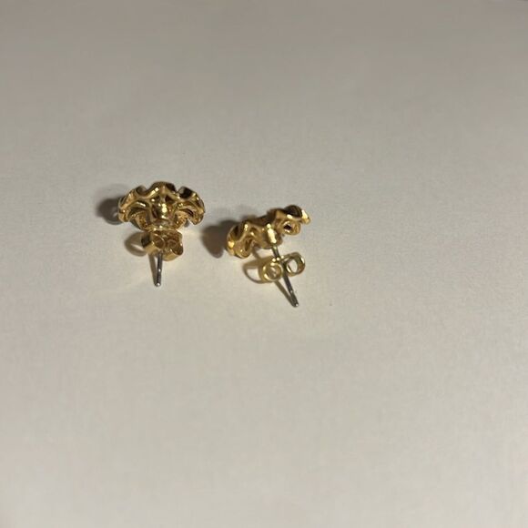 Brilliant simulated Vintage Avon April birthstone pierced earrings. - Picture 3 of 5